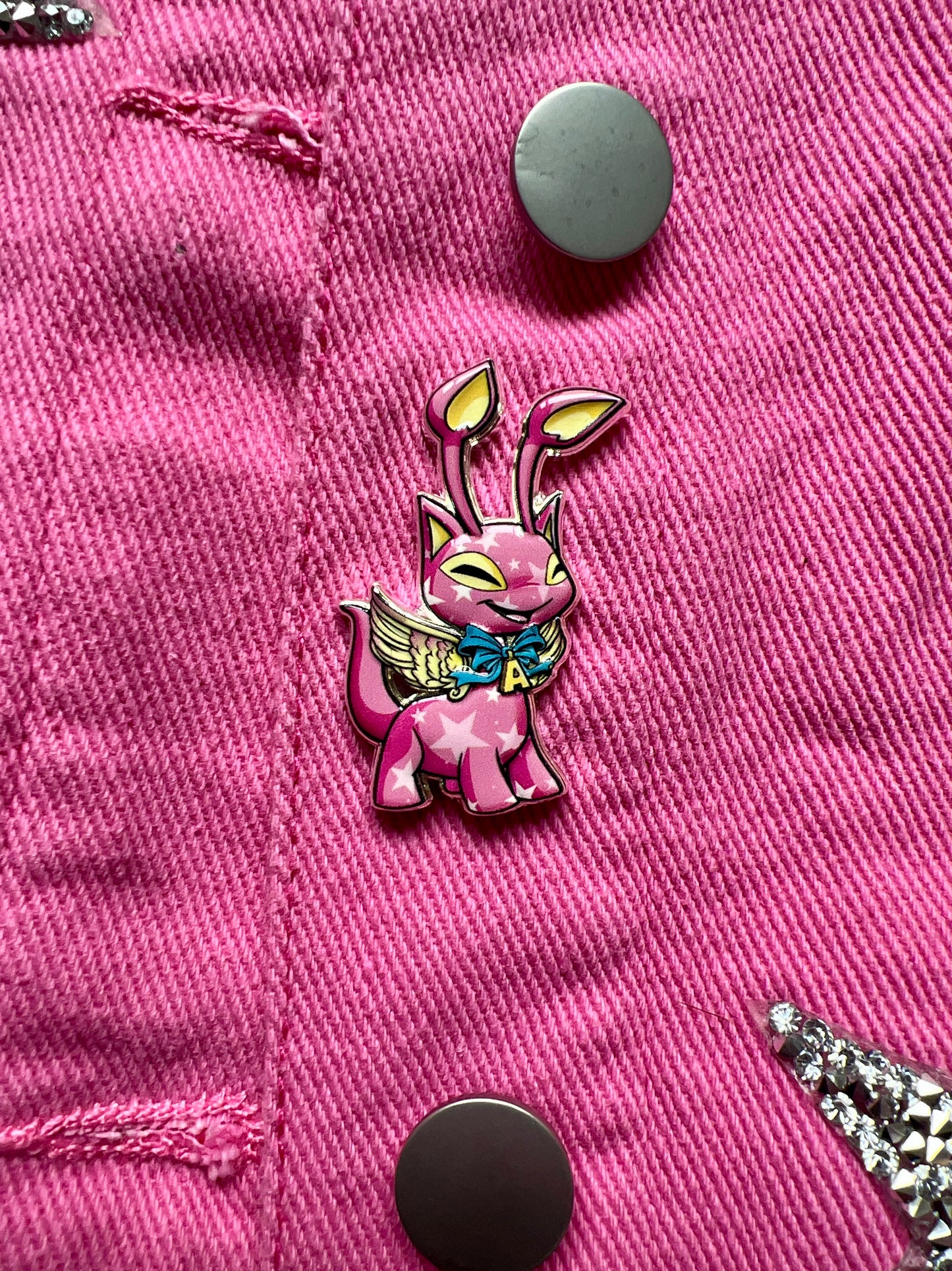 25th Anniversary Aisha Pin, Neopets