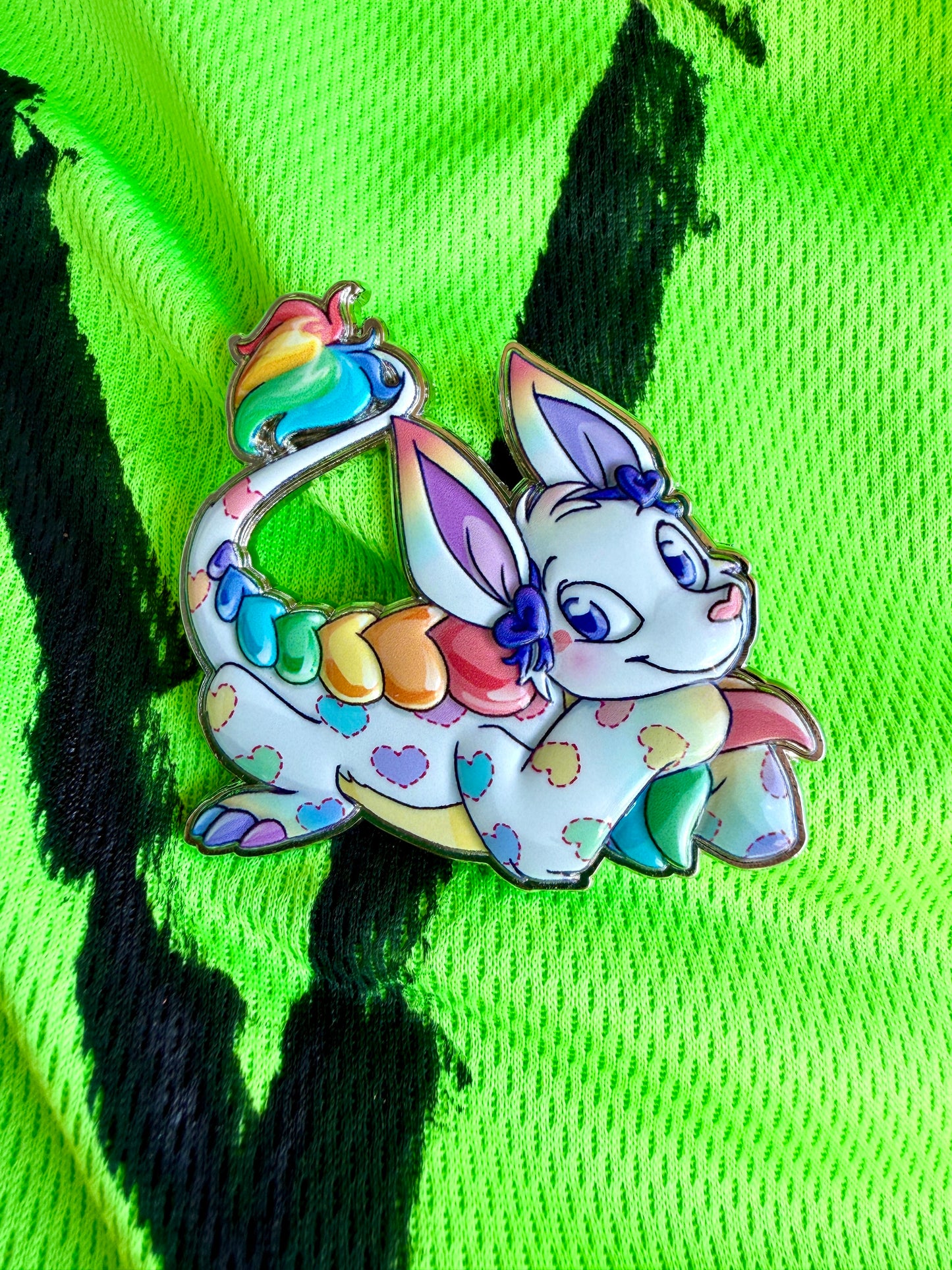 Prismatic Bori Pride Pin, Neopets
